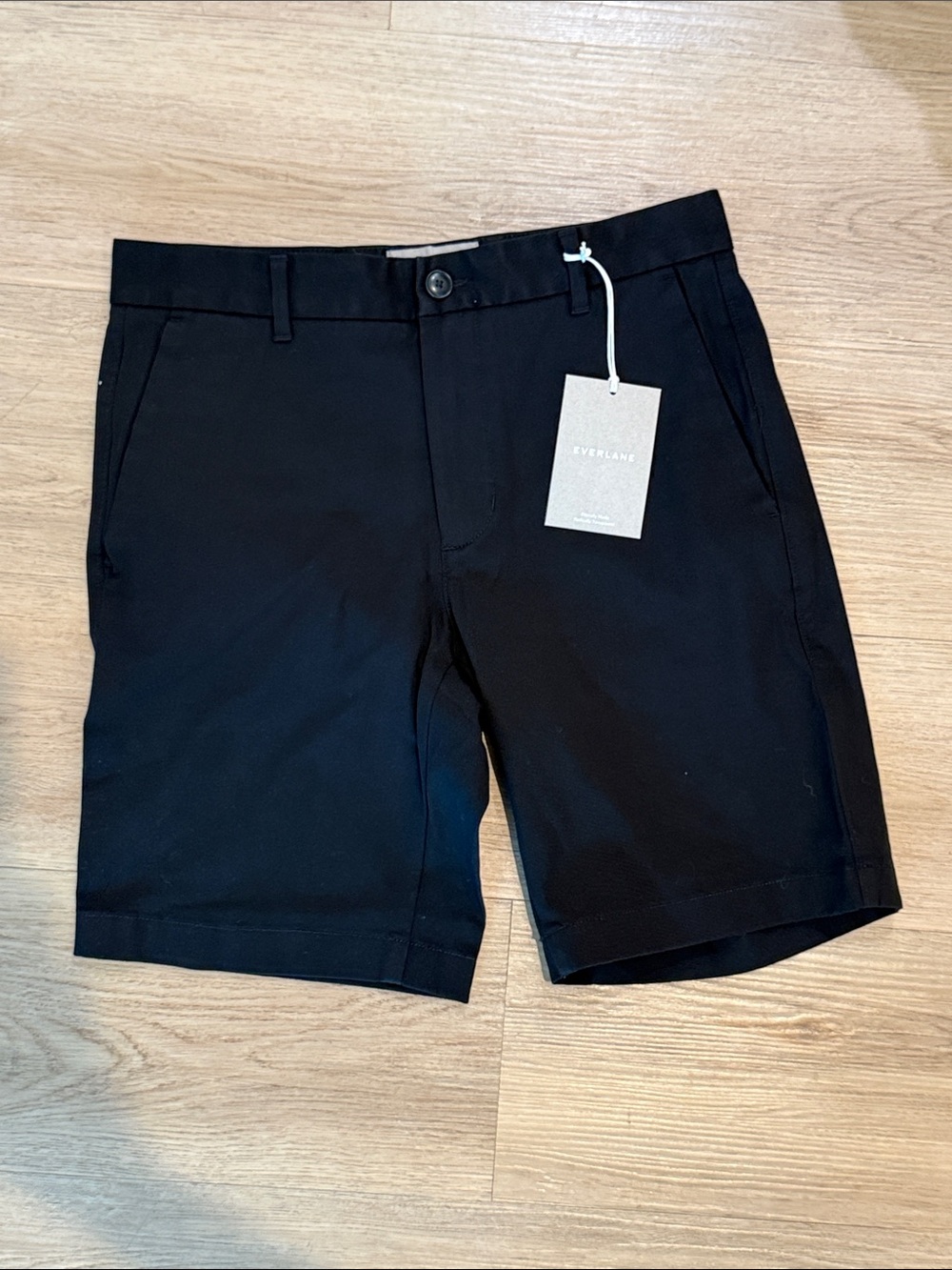 Everlane Black Flat-Front Shorts - slim fit size 30